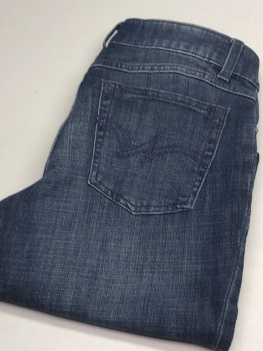 LIKE NEW WRANGLER MID-RISE STRAIGHT LEG JEANS 3/27x32 ⭐️
